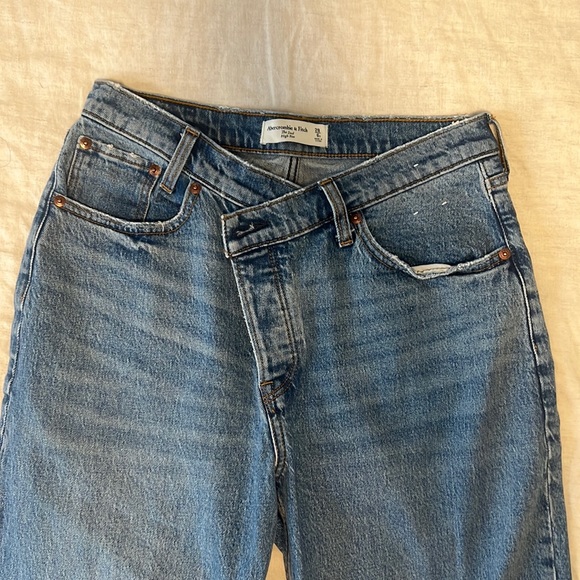 Abercrombie & Fitch The Dad High Rise jeans size 6s - Picture 1 of 4